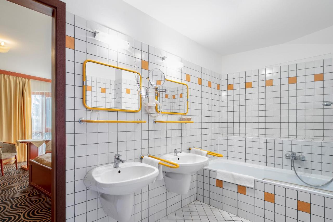 Sandor Hotel 4*